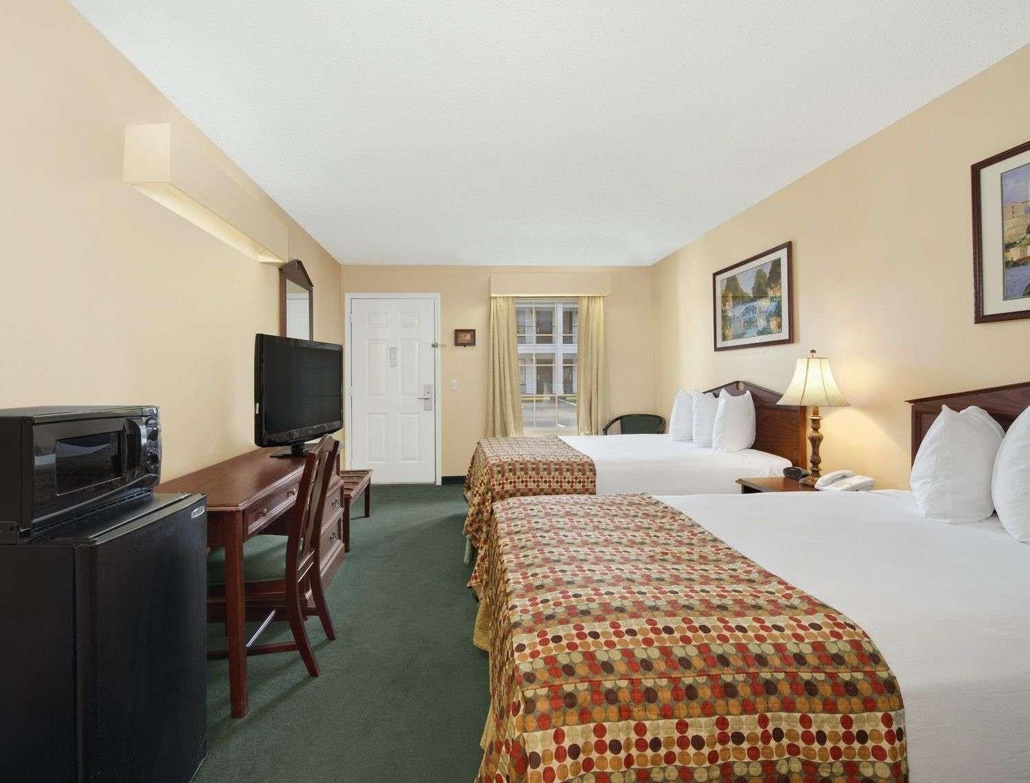 Baymont By Wyndham Gallatin Esterno foto