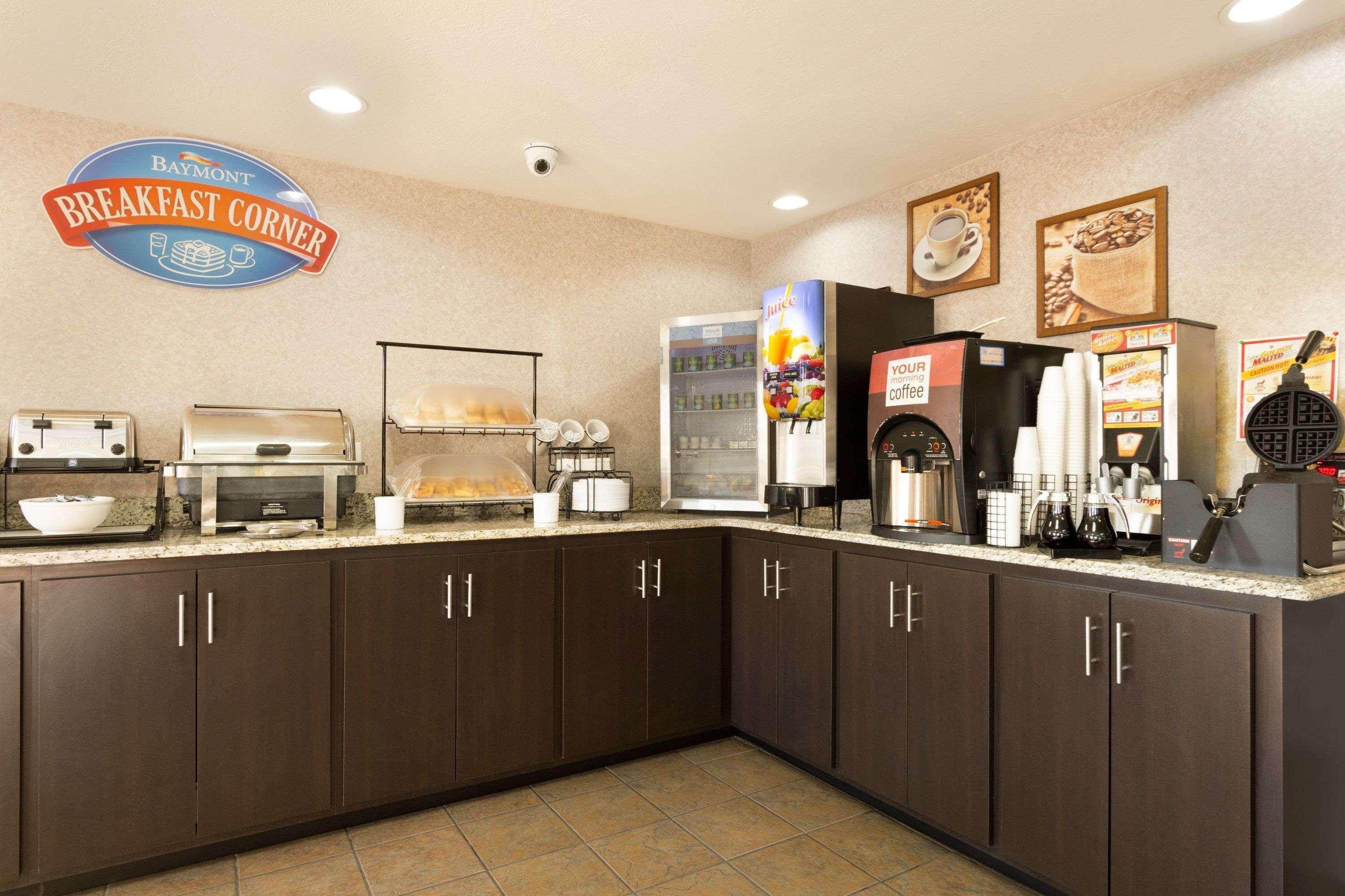 Baymont By Wyndham Gallatin Esterno foto